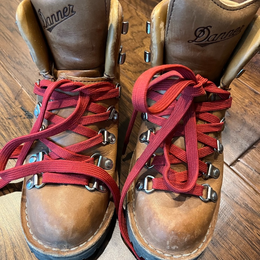 Danners Cascade, size 5